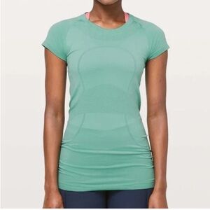 Lululemon swiftly tech short sleeve top
Size 0
Blue green shade “aqua mint”